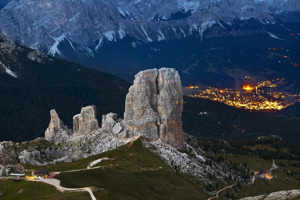 Casa Marmorata Apartment Cortina dʼAmpezzo Exterior foto